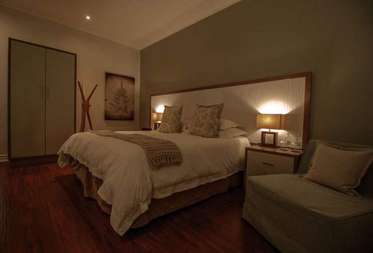 Elegantly appointed guest room at Sandalwood Lodge